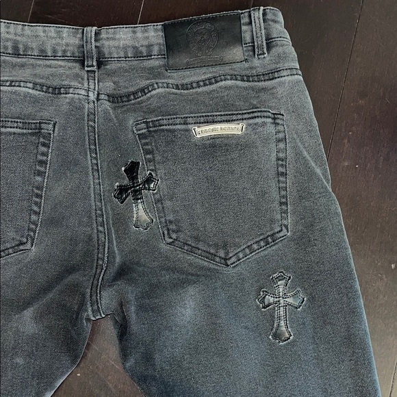 Chrome Hearts Cross Patch Jeans
Size 34 - Picture 8 of 13